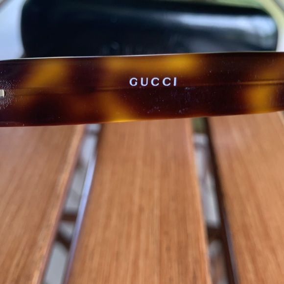 Authentic Gucci glasses with hard case and cleaning cloth - Picture 4 of 8
